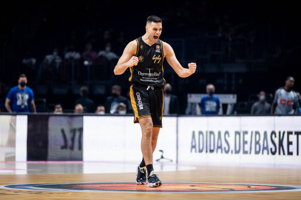 从本赛季至 从本赛季至