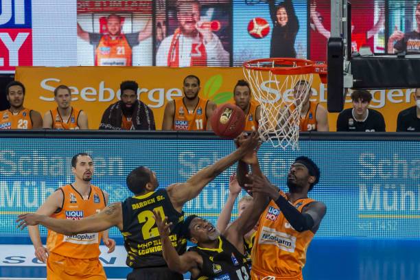 突破重围 突破重围